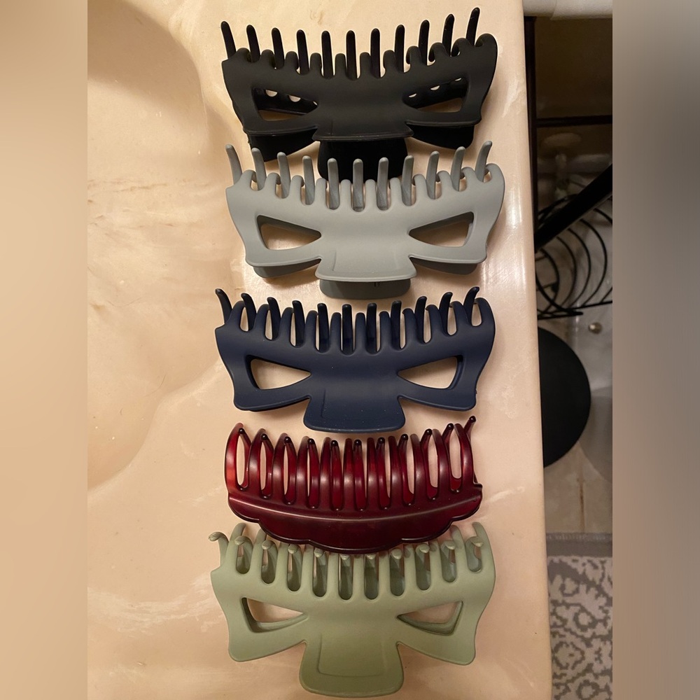 5 pack jumbo/XL claw clips-never used